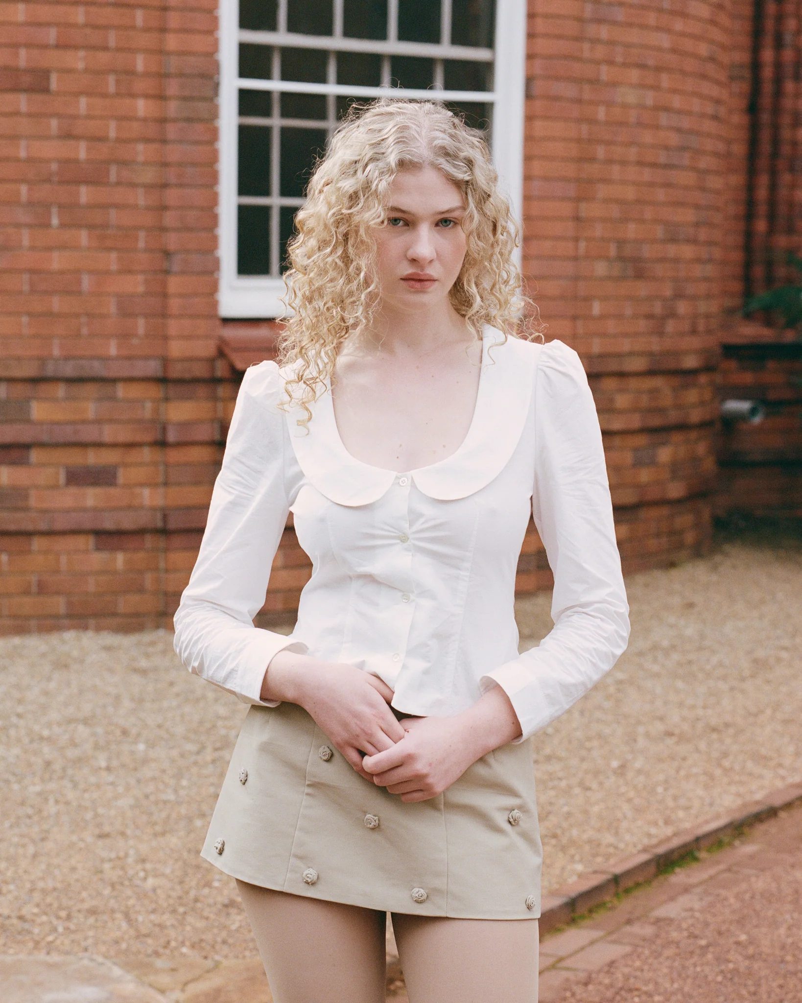 Curved Collar Button Shirt - White - Image 2