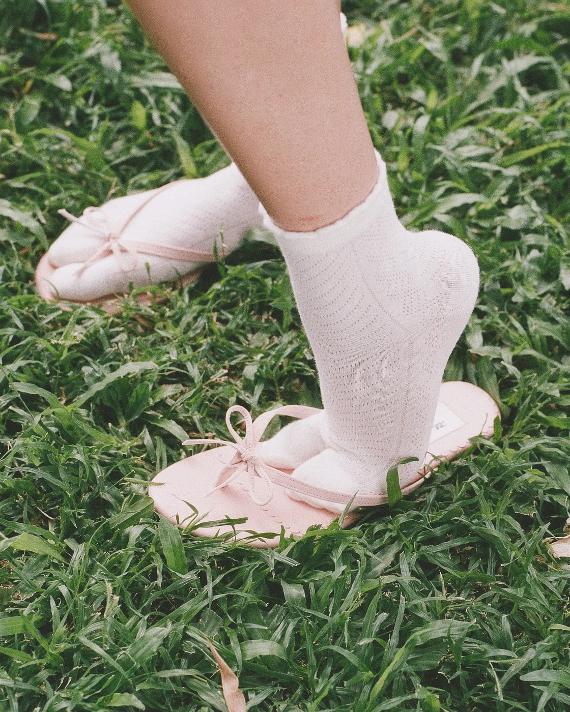 Knit Lace Ankle Tabi Socks - Image 2